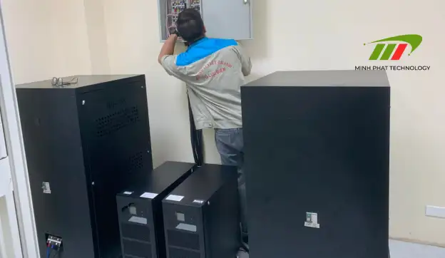 Hướng dẫn kiểm tra và bảo trì ắc quy UPS định kỳ