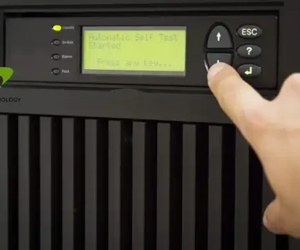 UPS với khả năng tự kiểm tra định kỳ