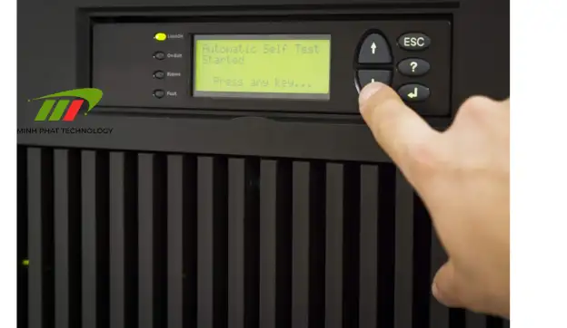 UPS với khả năng tự kiểm tra định kỳ